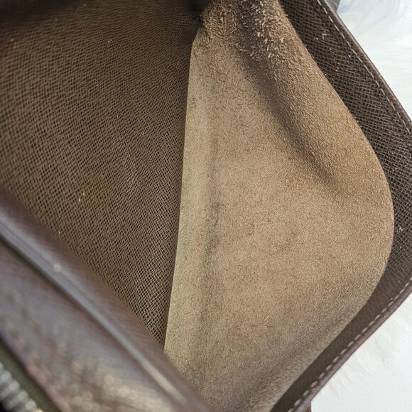 Louis Vuitton Taiga Reporter Crossbody bag - Picture 16 of 17